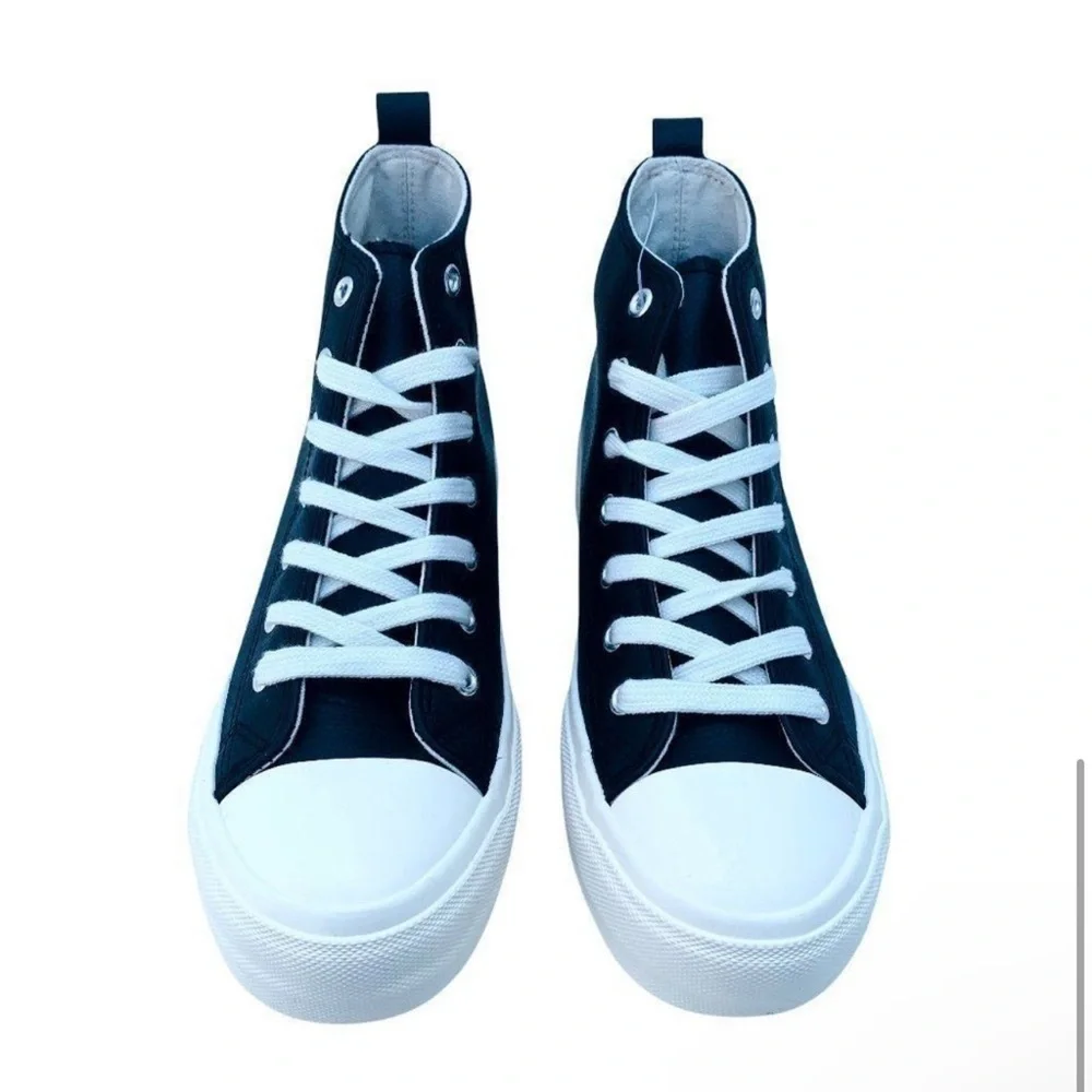 Disney Mickey Mouse Black/White High-Top Sneakers